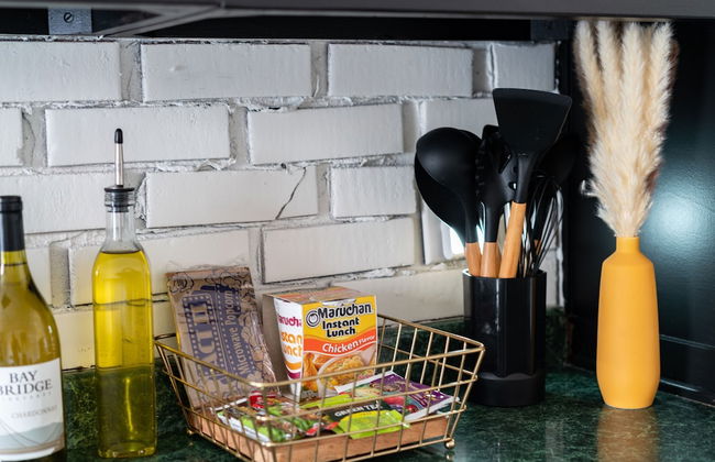 Prime Location Top Rated Clean Parking Free - Foto 23