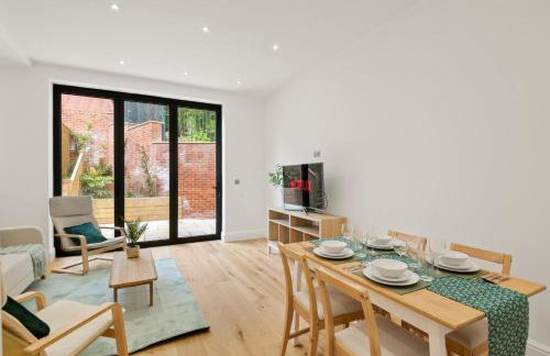 3 Bed House near Purley, by ARP Homes, Free Parking, Ideal for Long Stays & Insurance Bookings - Foto 5