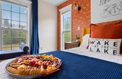 LKJ - Lakefront Home, Hot tub, Fire Pit, Games and Movie Room! - Foto 19