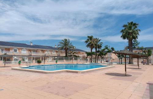 Preciosa casa con terraza y piscina R119 by Novadesta - Foto 18