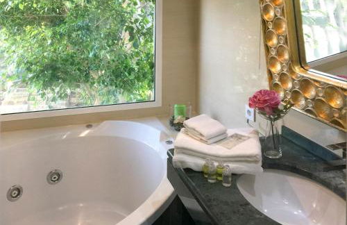 Villa de Lujo con Jardines y Piscina - Foto 27