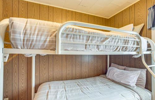 South Twin Lake Cabin with Seasonal Dock and Slip! - Foto 32