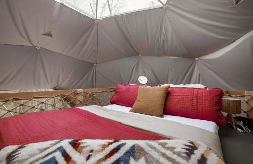 Glamping Dome w Hot Tub Fire Pit & River Access - Foto 50