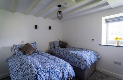 Long Barn, seaside cosy cottage for 8 - Photo 18