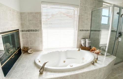 Resort style back yard heated pool and spa - Foto 29