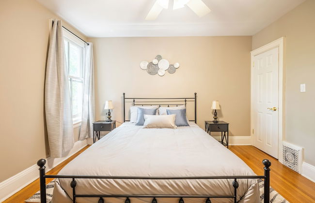 Cozy Houses in Downtown Toronto by GLOBALSTAY - Photo 5