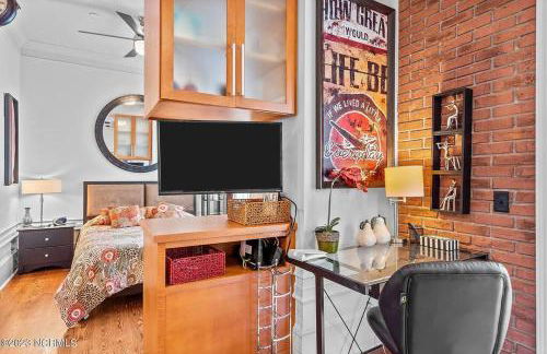 Downtown Condo*Balcony*River*Pet Friendly*Beach - Foto 13