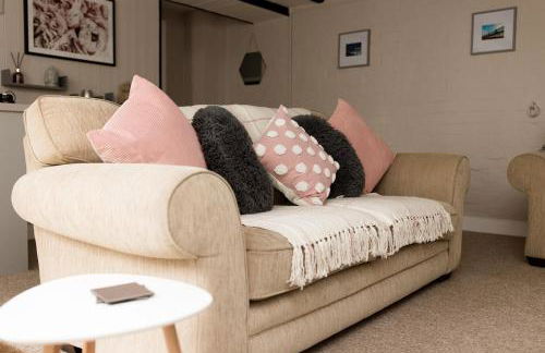 Cottage - Sleeps4 - PetFriendly - Garden - ByBeach - Foto 10