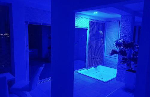 Luxury Villa with Jacuzzi and Swimming pool - Foto 24