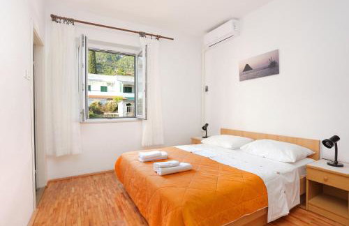 Apartments by the sea Igrane, Makarska - 6653 - Photo 32