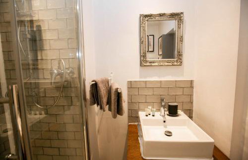 Peaceful Apartment - Dedicated Free Parking - Walk to Centre, Uni, Hosp - Business and Leisure - Contact For Long Stays - Foto 21