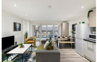 A Splash of Color: Spacious & Funky 3-BR Flat - Foto 5