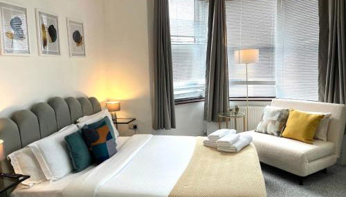 Ground Floor En-Suite Room with a Private Kitchen and Parking in a 5-Bedroom House at Hanwell - Foto 2