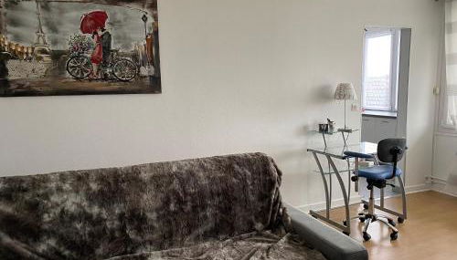 Le Mun,3 étoiles-T2-60m2-balcon-parking-wifi-linge-produits-face à la gerdarmerie-vue cathedrale - Foto 3