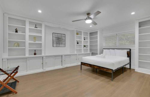 Luxury 7BR Buckhead Oasis w Pool Gameroom Firepit - Foto 23