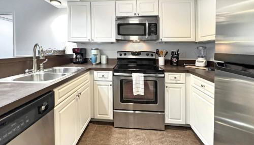 Peaceful Pond Paradise III ~ Ground Floor ~ Water Views - Foto 2