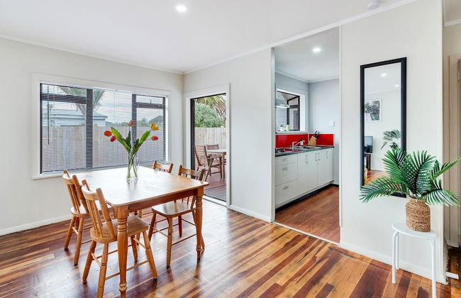 Kiwi Holiday Home near Airport - Photo 12