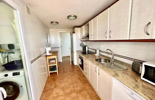 Penthouse mit private Dachterrasse und Blick auf das Meer, Berge ,Hafen - Photo 11