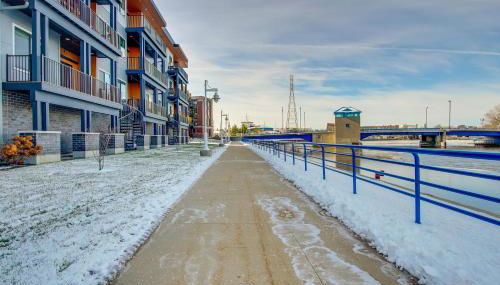 Modern South Pier Condo on Sheboygan River! - Foto 3