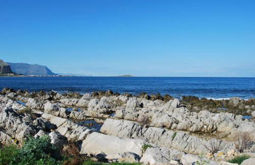 Casa Punta Barcarello, Sferracavallo fronte mare e tramonti da sogno, a due passi dalla splendida spiaggia di Mondello - Foto 33