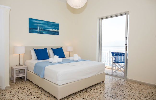 Spacious Apartment on the Beachfront - Photo 1