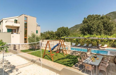 Six-Bedroom Holiday Home In Zagvozd - Foto 2