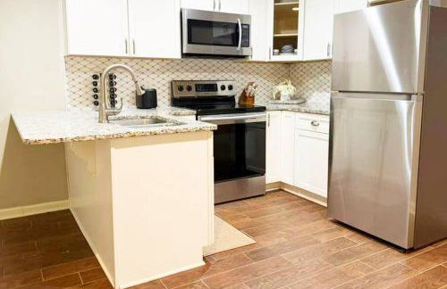 Private and Relaxing Getaway with Gym, Pool & Hot Tub - Foto 7