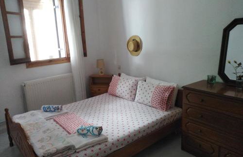 Kamari Beach guest house - Photo 24