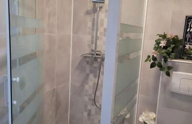 Cocooning House 212 Suite COSY SUNSHINE appartement Aeroport Paris Roissy CDG et Parc Asterix - Foto 9