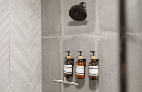 Modern Mountain Lake House - Foto 15