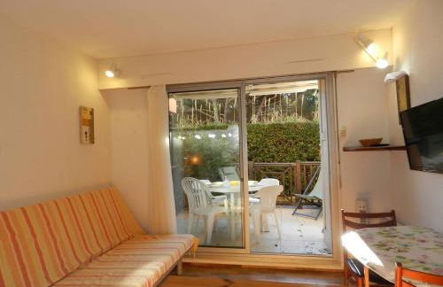 Studio coin nuit avec terrasse et parking privatif à Bormes-les-Mimosas - FR-1-251-900 - Foto 4