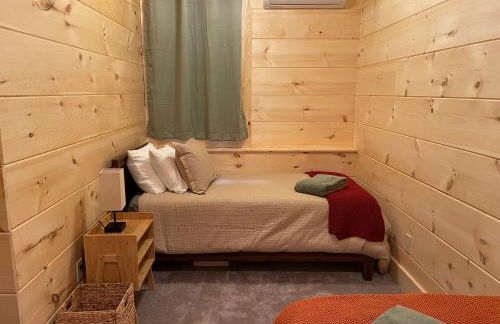 Creekside Getaway - King Bed - Full Kitchen - Foto 34