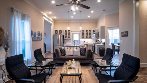 Brand NEW Large Impressive House Near Downtown! - Foto 4