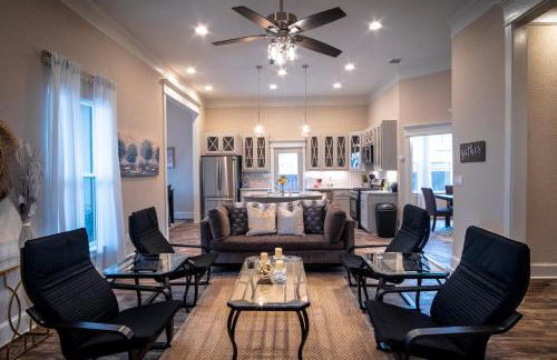 Brand NEW Large Impressive House Near Downtown! - Foto 4