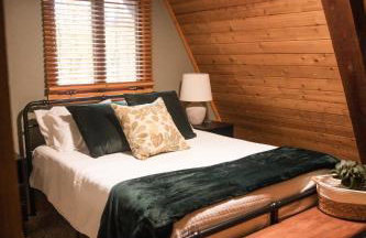 Cozy A-FrameKing BedSkiFire PitSchuss - Foto 39