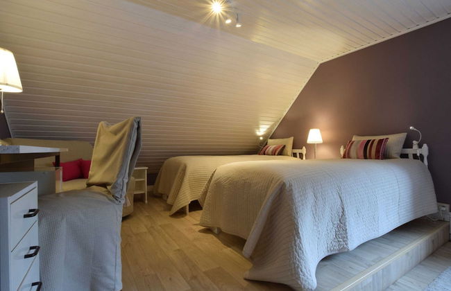 Cozy Family Holiday Home - Photo 6