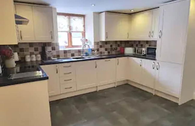 Cosy Barn - Sleeps 8, Hot Tub & Countryside Views - Foto 8