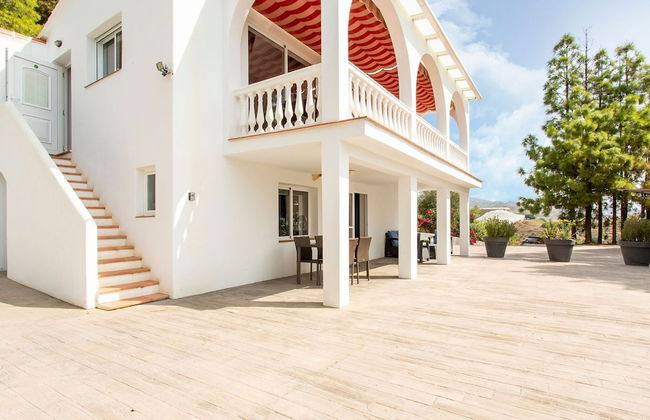 Gorgeous Villa With Private Swimming Pool in Algarrobo-costa - Photo 1