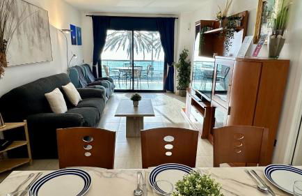 Calafell en primera linea de mar con piscina - Foto 27