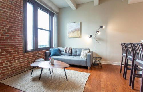 Sleeps 4! 2BR, Gym, Paid Parking, Close to Major Attractions - Foto 20