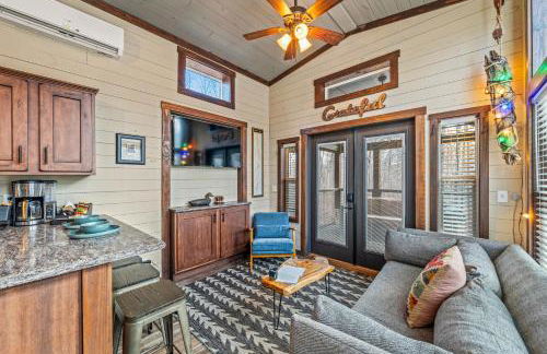 River Cabin - Fire Pit, Kayaks, Games, Dog Park - Foto 31