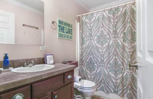 Lakefront Retreat w Dock Boat Rental and Views - Foto 40