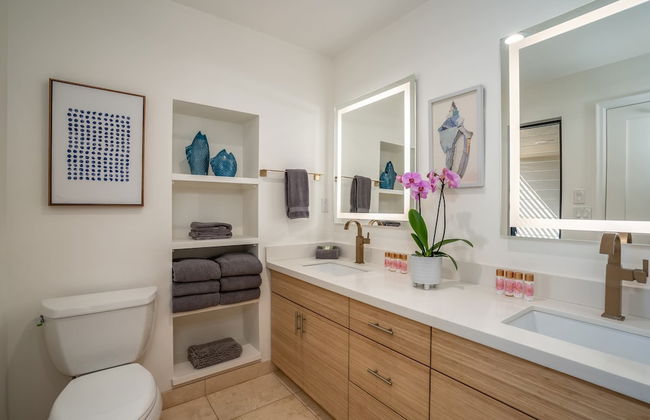 Luxurious & Spacious Ocean Vistas - Photo 34