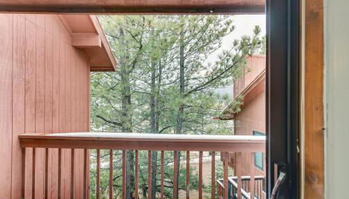 Cozy Angel Fire Condo - Walk to Ski Lift! - Foto 3