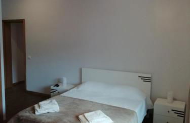 Sweet Home for Holidays - Photo 1