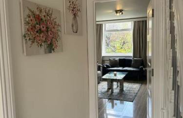 Stylish London Stay 2-Bedroom Duplex Sleeps 6 - Foto 13