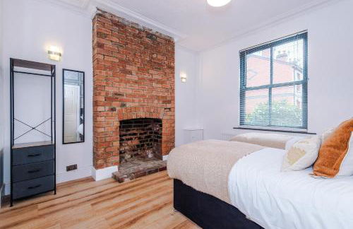 Presented by LTJ PrimeKey Properties - NEW! 7 Bed plus Sofa Bed - Perfect for Contractors - Foto 10