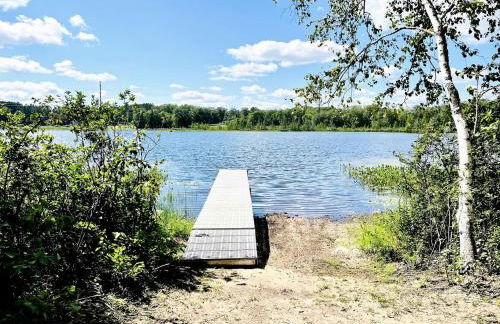 Group Lake Cabin with Ping Pong Table Loaded with Kayaks in Wisconsin - Foto 27