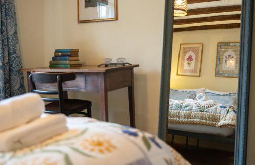 Beautiful 2 Bedroom Cottage in the Cotswolds - Photo 48