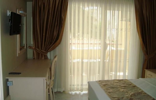 Golden Moon Apart Hotel - Photo 17